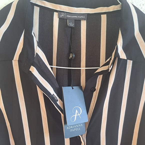 🆕️ADRIANNA PAPEEL TOP - Picture 3 of 5